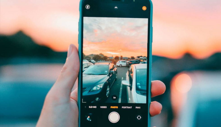 No me funciona la cámara ni la linterna del iphone: qué puede ser y
